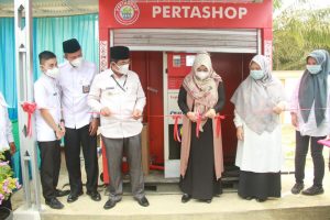 Bupati Tanjab Barat Resmikan Pertashop BUMDes Adi Jaya