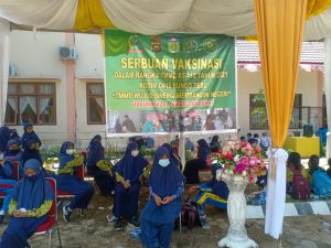 Satgas TMMD Bersama Dinkes Tebo, Sukseskan Serbuan Vaksin