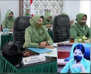 Ketua Persit Koorcabrem 042 Ikuti Sosialisasi Revitalisasi Posyandu Melalui Vicon