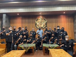 Danjen Kopassus Semangati Atlet Terjun Payung Papua Barat