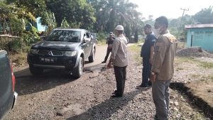 Mashuri Pantau Jalan Seling-Muaro Jernih