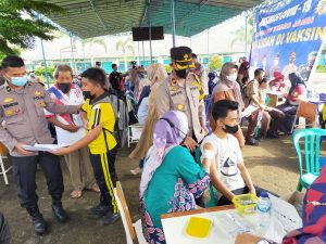 Polres Muarojambi Gelar Vaksinasi Massal Gratis 1000 Dosis Vaksin di SMP N 5