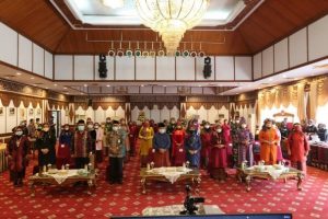 Gubernur Jambi Hadiri Pelantikan Virtual Ketua Dekranasda Provinsi Jambi