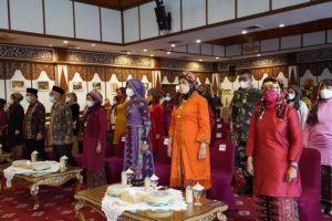 Ketua Persit KCK 042 PD II/Swj Hadiri Pelantikan Dekranasda Jambi Secara Virtual