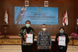 Penyerahan LHP Kinerja kepada Pemerintah Kabupaten Batanghari dan Kabupaten Bungo