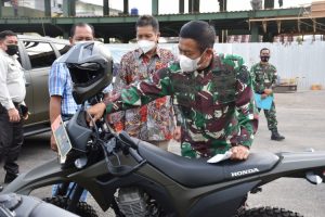 Perkuat Satgas Binter TNI AD, SKK Migas – SKK Sumbagsel Serahkan Kendaraan Operasional