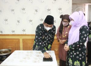 Bupati Tanjab Barat Harap Pengurus Dekranasda Terus Mendorong Pengembangan UMKM