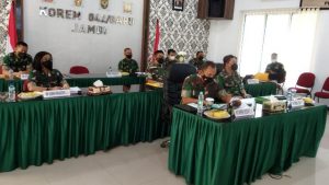 Danrem 042/Gapu Ikuti Rapat Evaluasi Progja dan Anggaran Kodam II/Swj TA 2021