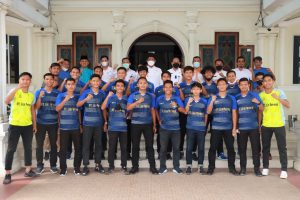 Wabup Melepas Tim Sepak Bola Tanjab Barat Mengikuti Gubernur Cup 2022