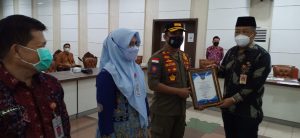 Berita Foto: Satpol PP Kota Jambi Menerima Penghargaan Dari BNNK Jambi