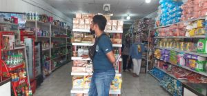 Antisipasi Kelangkaan Minyak Goreng, Unit Ekonomi Satintelkam Polres Tanjab Barat Cek Mini Market