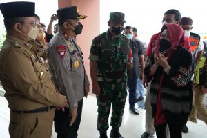 Danrem 042/Gapu Sambut Kedatangan Mensos RI Tri Rismaharini