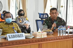 Kasrem 042/Gapu Tinjau Pelaksanaan Vaksinasi Serentak di Puskesmas Jambi Selatan