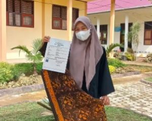 Keren !! Karya Batik Mahasiswi Asal Tanjab Barat Raih Pencatatan Hak Cipta