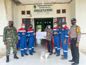 Tebar Keberkahan Di Penghujung Ramadhan, Pertamina dan Polres Bagikan Takjil Untuk Masyarakat Dumai