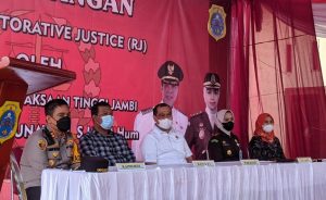 Bupati Romi Dampingi Wakajati Jambi Saat Meresmikan Rumah Restorative Justice di Tanjab Timur