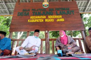 Bupati Muarojambi Hadiri HUT Desa Tanjung Lanjut ke-39 di Danau Tangkas