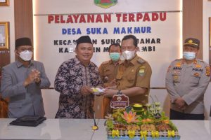 Wakil Bupati Muarojambi Resmikan Gedung Desa Terpadu Desa Suka Makmur