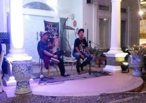 Malam Puisi Jambi di Kawan Sejalan, Ngobrolin Lemari Bersama Hendry Nursal