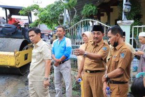 Cek Perbaikan Jalan Hidayat, Anwar Sadat: Tahun Ini Akan Dibangun Rigit Beton