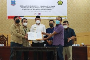 Wakil Bupati Tanjab Barat Serah Terima Lapangan Pembangunan Jargas Rumah Tangga