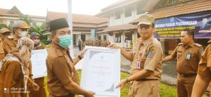 Mashuri Beri Penghargaan Pajak dan Restribusi