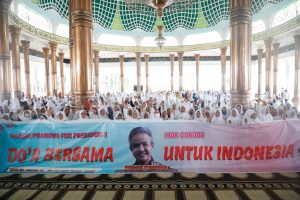 ‘Lapak Ganjar’ Bikin Emak-Emak Jambi Kepincut, Ganjar Didoakan Jadi Presiden 2024