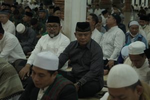 Danrem 042/Gapu dan Forkopimda Mengikuti Istighosah dan Zikir bersama di Masjid Al-Falah