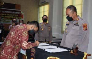 Polres Tanjab Barat Gelar Penandatangan Pakta Integritas Penerimaan Calon Polri TA 2022