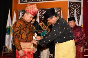Kasad Diberi Gelar Datuk dan Menjadi Anggota Kehormatan Lembaga Adat Melayu Jambi