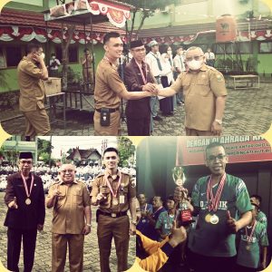Kepala dan Kasubag TU SMANSA Raih Emas Badminton OPD Provinsi Jambi