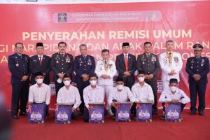 Al Haris Serahkan Remisi Umum Bagi 3.553 Narapidana