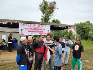 Meriahkan HUT RI ke-77, Warga RT 01 Antusias Ikuti Jalan Santai