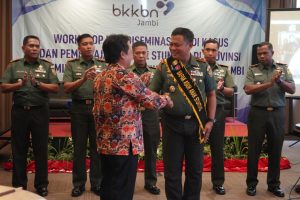 Danrem 042/Gapu Dikukuhkan Jadi Duta Bapak Asuh Anak Stunting Provinsi Jambi