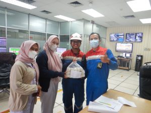 Tingkatkan Kesehatan Pekerja, PT KPI RU Dumai Rutin Bagikan Cold Pressed Juice