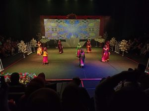 Taj Mahal Entertainment Pergelarkan Tari dan Lagu Khas India di Taman Budaya Jambi