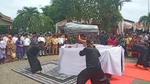 Dihadapan Gubernur Jambi dan Dirjen Kebudayaan, Teater Tonggak Pergelarkan Fragmen Peradaban Melayu Jambi