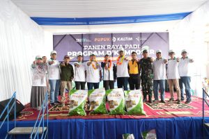 Dorong Dekarbonisasi Berbasis CSV, Pupuk Kaltim Gagas Program D’Komposer