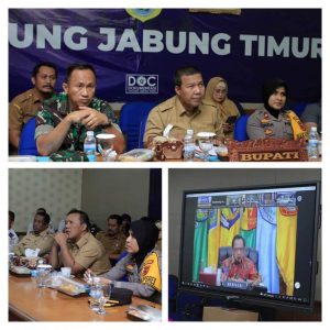 Bupati Tanjab Timur Mengikuti Rapat Koordinasi Pengendalian Inflasi Daerah Tahun 2022 Melalui Zoom Meeting