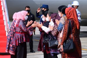 Ketua Persit KCK Koorcab Rem 042 Dampingi Kunker Ibu Negara Iriana Joko Widodo di Jambi