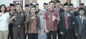 Pj Bupati Muarojambi Bachyuni Deliansyah Hadiri Pelantikan 33 Panwascam di Golden Harvest Jambi