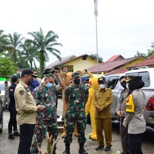 Sukandar Dampingi Danrem Tinjau Vaksinasi Anak di SDN 24 Kelurahan Muaratebo