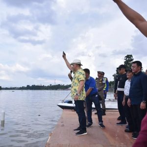 Wakil Ketua III DPRD Kota Jambi Hadiri Lomba Pacu Perahu dan Ketek Hias