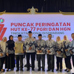 Syarif Fasha Raih Penghargaan Anugerah Dwija Praja Nugraha dari Presiden RI