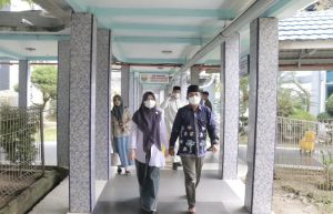 Didampingi Ketua TP PKK, Bupati Jenguk Sekda Tanjab Barat di RSUD Raden Mattaher Jambi