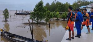 Kapal Terbalik saat Hendak Bersandar di Ambang Luar, 1 Orang Selamat dan 1 Orang Hilang