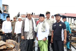 Bupati Tanjab Barat Dampingi Gubernur Jambi Tinjau Lokasi Kebakaran di Pelabuhan Ampera