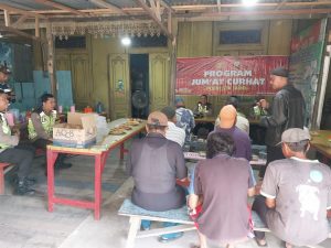Kapolsek Danau Teluk Kembali Gelar Jum’at Curhat dengan Warga