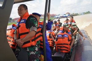 Kasiops Kasrem 042/Gapu Uji Coba Kapal Rigid Inflatable Boat