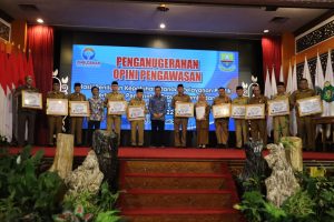 Ketua Ombudsman RI Serahkan Rapor Penilaian Pelayanan Publik ke Pemda se-Provinsi Jambi